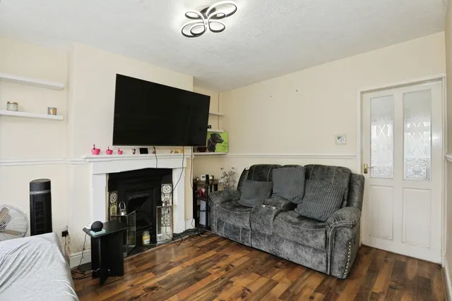 Photo 2 — Stoneley Avenue, Crewe, Cheshire, CW1