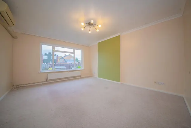 Photo 2 — Ormond Close, Fair Oak, Eastleigh, SO50 8FG