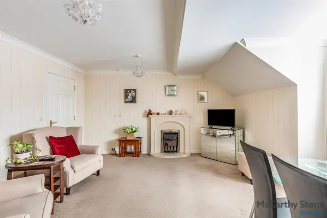 High Street South, Rushden, NN10, photo 3