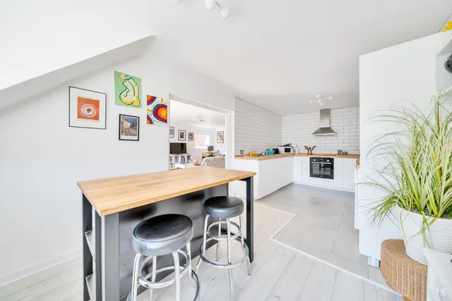Photo 3 — Albemarle Road, Beckenham, BR3