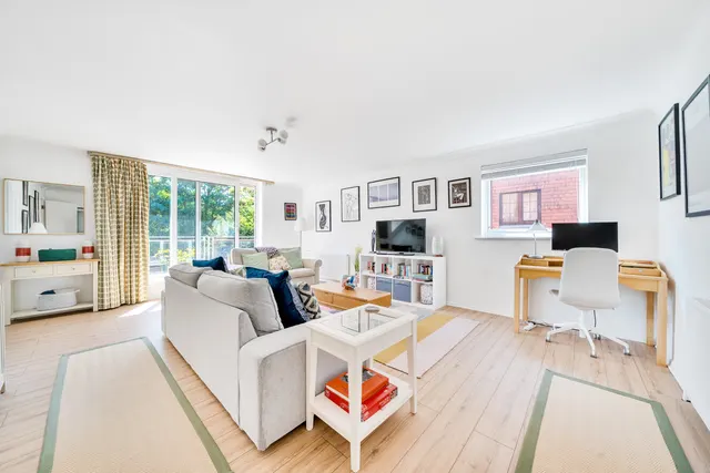 Photo 2 — Albemarle Road, Beckenham, BR3