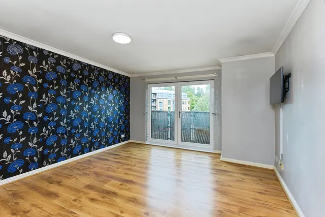 Photo 2 — 181 Craighall Road, Glasgow