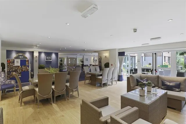 London Road, Guildford, GU1, photo 2