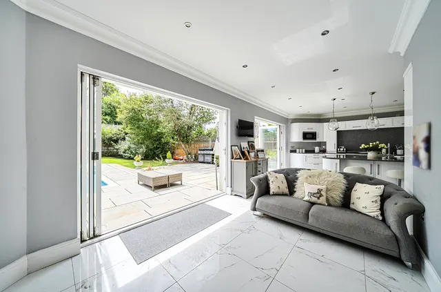 Photo 2 — The Grove, Bexleyheath, DA6
