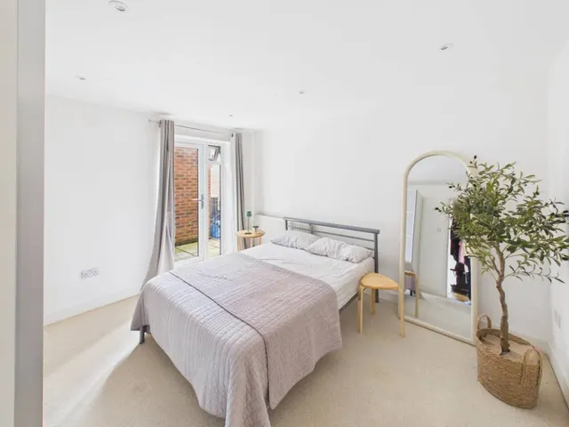 Alberton Road, Bristol, BS16, photo 2