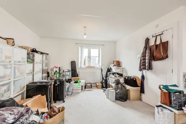 Photo 2 — Aspen Drive, Bristol