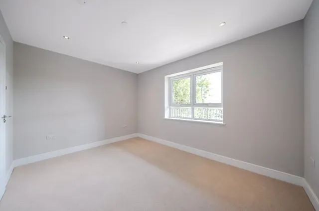 Photo 3 — 88 Riddlesdown Road, Purley CR8 1DD