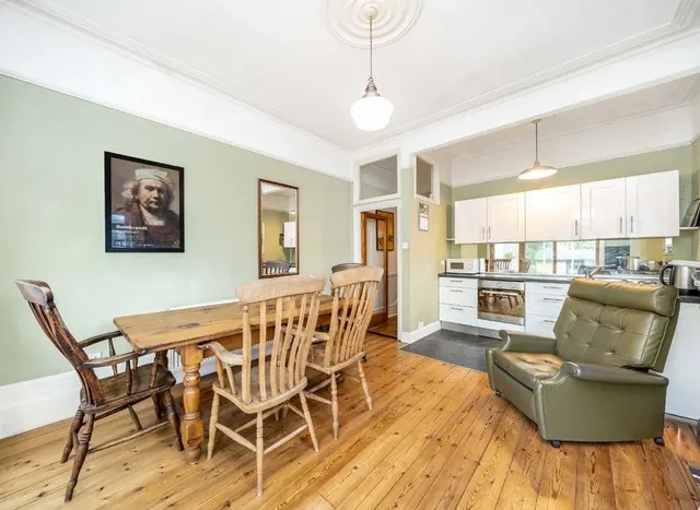 Photo 3 — Stanhope Avenue, Finchley, N3