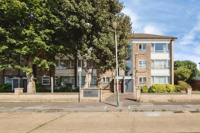 Lower Mardyke Avenue, Rainham, RM13, photo 1