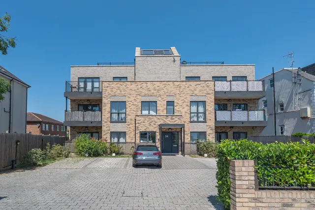 Flat 9, 34 Enmore Road, LONDON, photo 1
