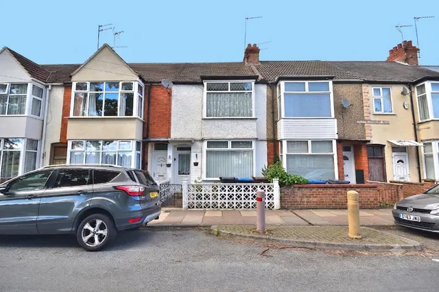 Delapre Crescent Road, Northampton, NN4 8NG, photo 1