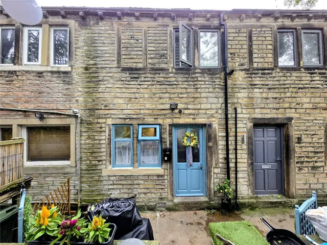 Manchester Road, Linthwaite, HD7, photo 1