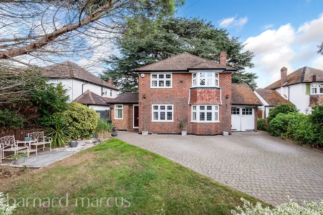 Hookfield, Epsom, photo 1