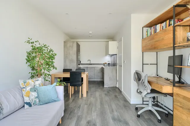Photo 2 — 28 Kelton House, Corbet Gardens, LONDON