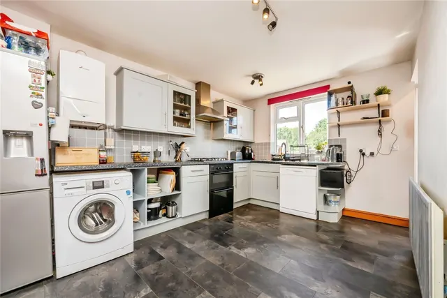 Enfield Road, Hunt End, B97, photo 2