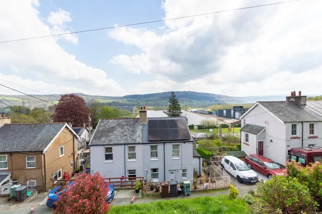 Hillside Cottages, Dolgarrog, photo 2