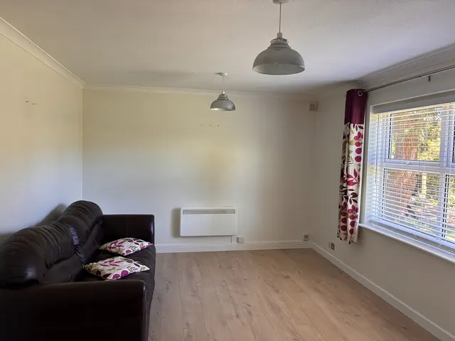 Photo 3 — Windsor Close, Bovingdon, Hemel Hempstead, HP3 0QU