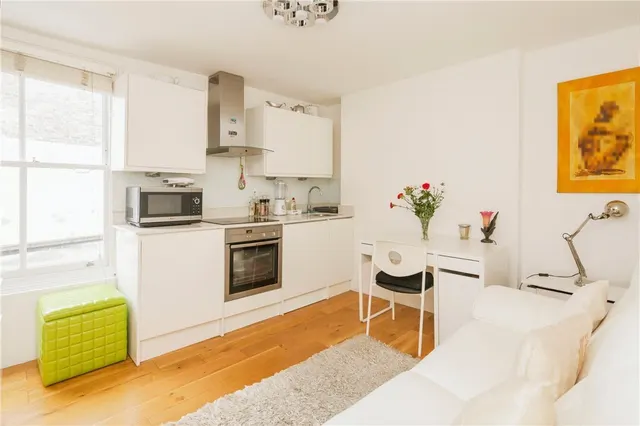 Battersea Rise, Battersea, London, SW11, photo 1