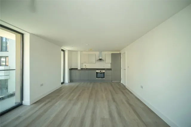 Savoy Place, Farnborough, GU14, photo 3