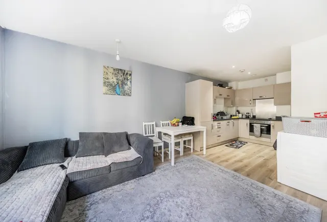 Capitol Way, London, NW9 0AU, photo 1