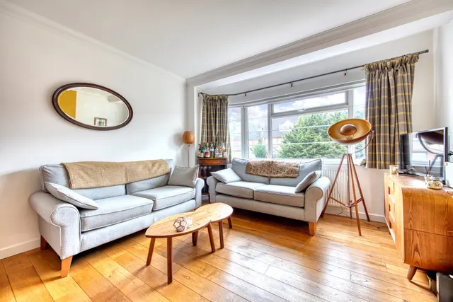 Photo 2 — Cranbourne Court, South Woodford