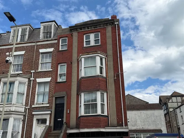 2 bedroom flat, North Marine Road, Scarborough, YO12