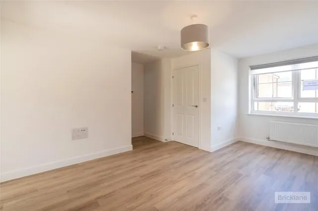 Goldfinch Close, Yapton, BN18, photo 3
