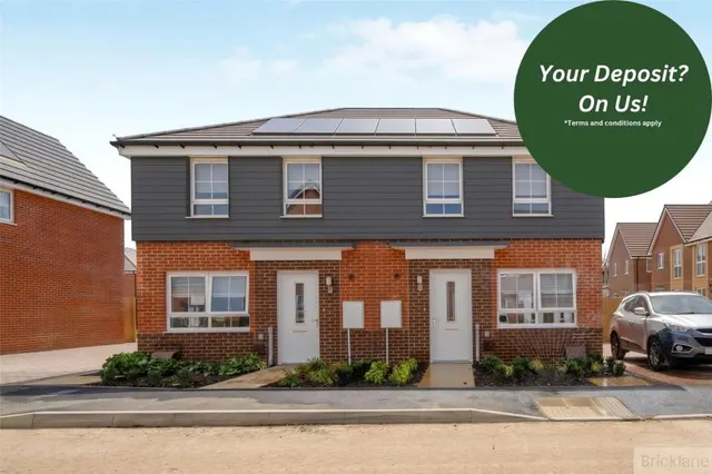 Goldfinch Close, Yapton, BN18, photo 1