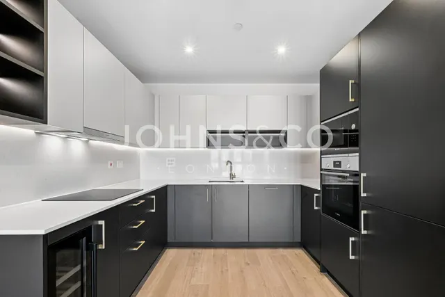 Redwood Tower, Twelve Trees Park, E15, photo 1