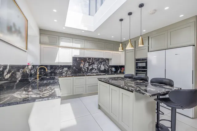 Highland Road, Northwood Fees Apply, HA6, photo 1