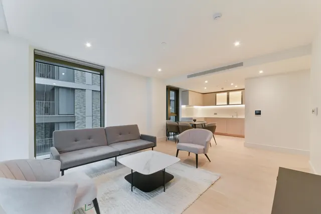 Prince of Wales Drive, London, SW11, photo 3