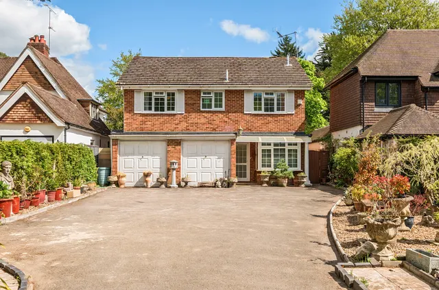 The Riding, Woking, GU21, photo 1
