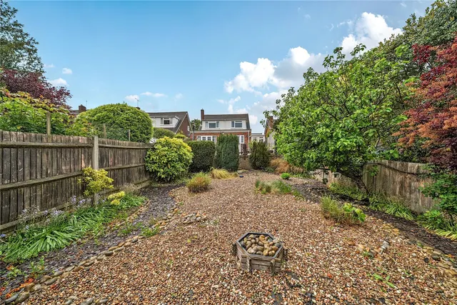 Photo 3 — Sunnyfield Road, Chislehurst, BR7
