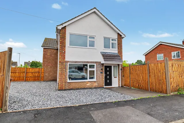 Photo 2 — Townend Close, Asfordby, LE14