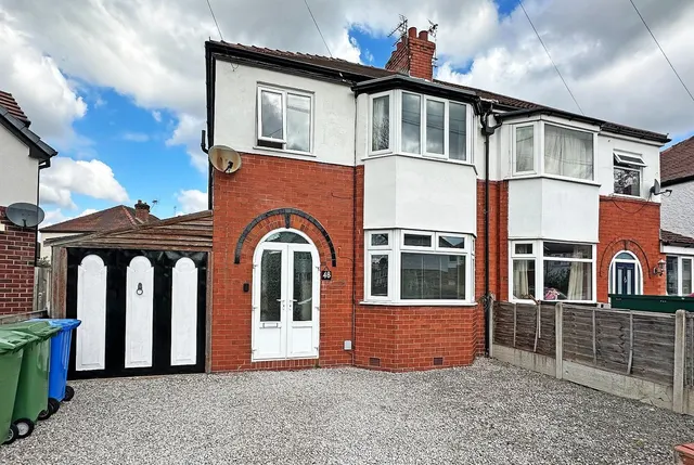 West Vale Road, Timperley, Cheshire WA15 7RN, photo 1