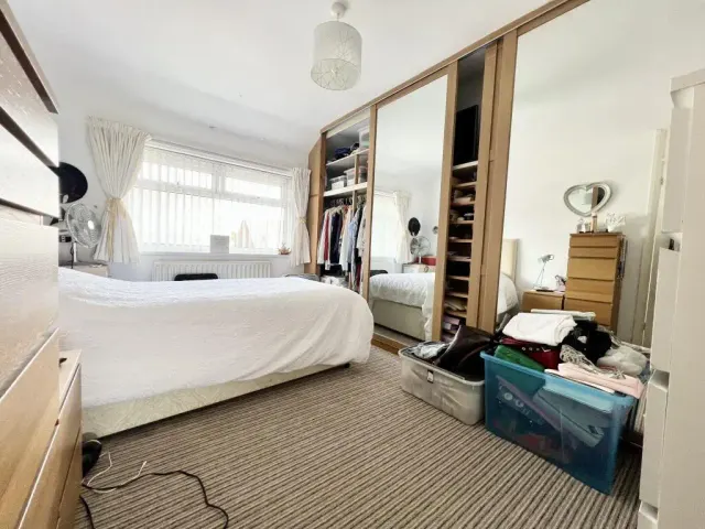 Halley Road, London, E12, photo 3