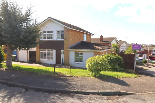 Photo 2 — Upper Lambricks, Rayleigh, Essex, SS6 8BP