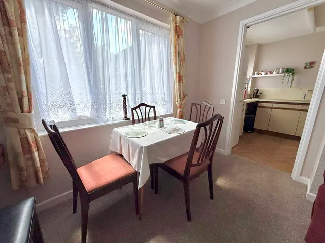 Photo 3 — Longhedge, Dunstable LU5 4BL