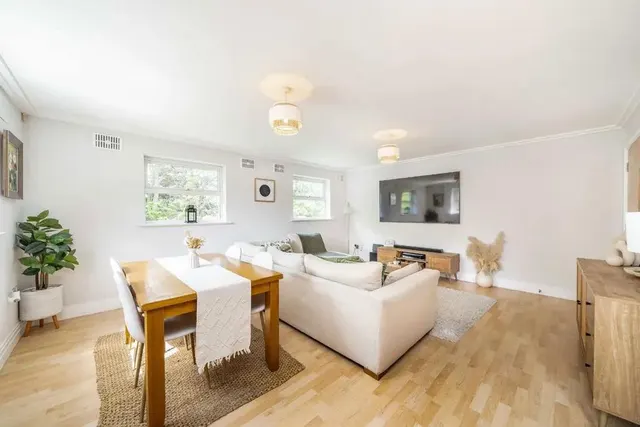 Wilshaw Close, Hendon, NW4, photo 2