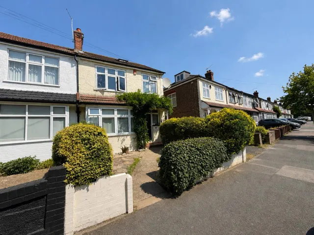 Templeton Avenue, Chingford, photo 1