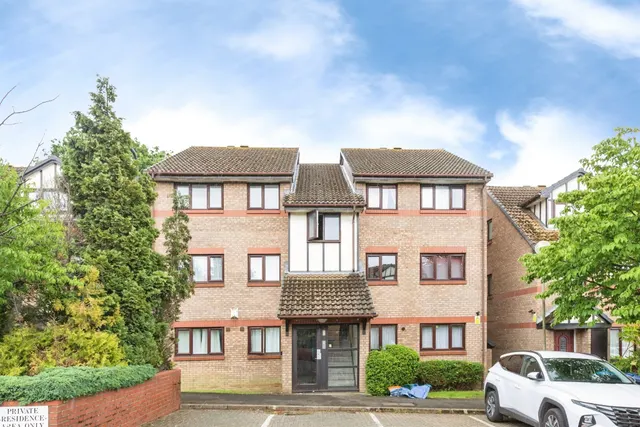 Viewfield Close, Harrow, photo 1