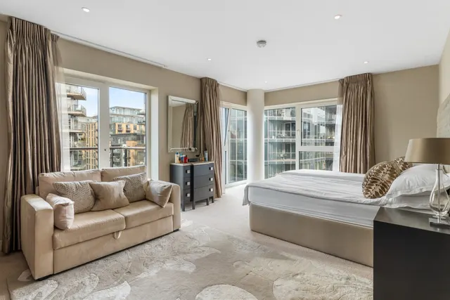 Photo 3 — Spinnaker House, Battersea Reach