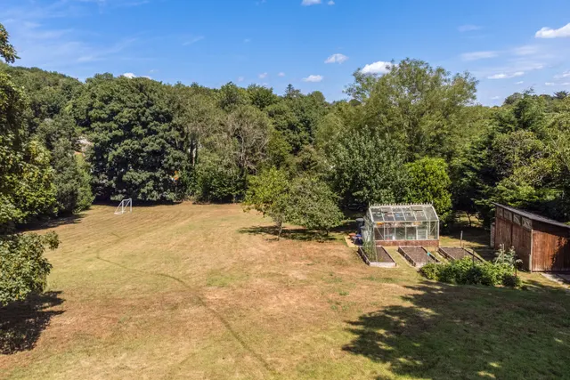 Photo 2 — Kings Hill, Beech, GU34