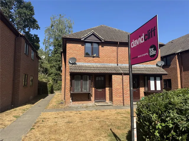 Oak View, Wokingham, Berkshire, RG40 2AS, photo 1