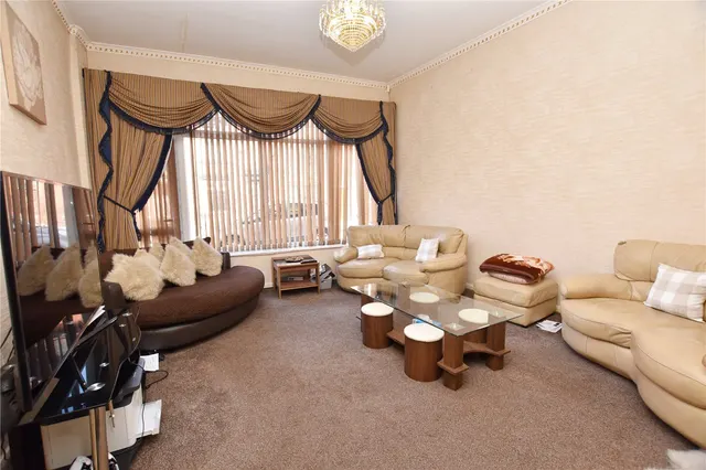 Manchester Road, Heywood, OL10, photo 1