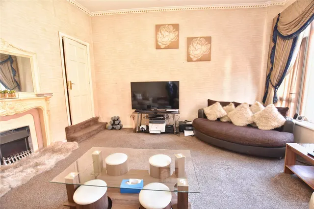 Manchester Road, Heywood, OL10, photo 2