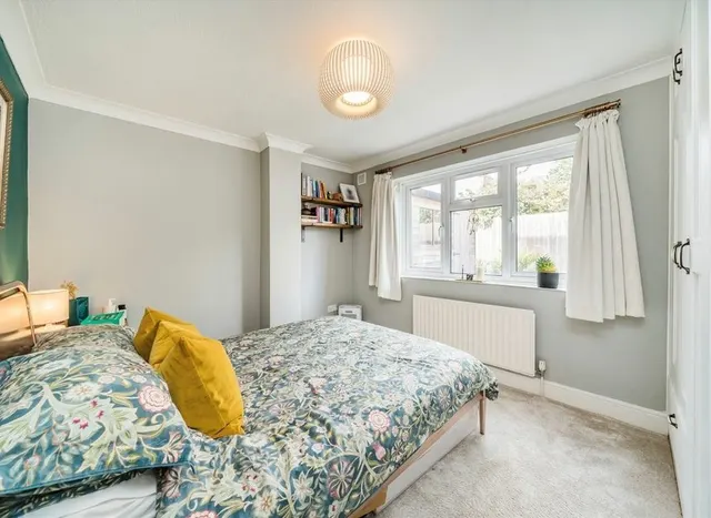 Photo 3 — Elmhurst Avenue, Tooting, CR4