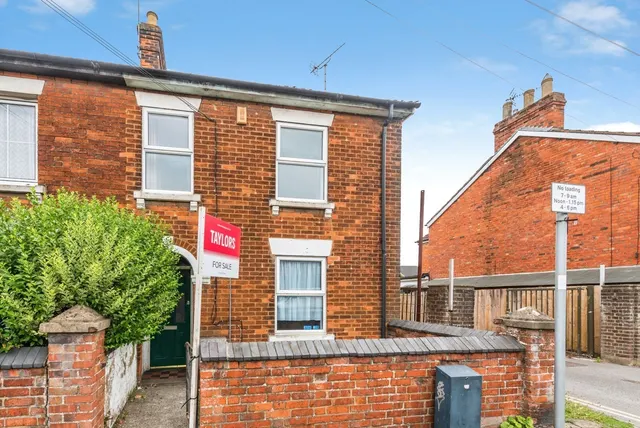 Cricklade Road, Swindon, Wiltshire, SN2, photo 1