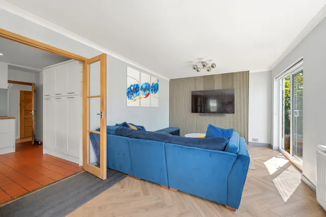 Grange Road, Chessington, KT9, photo 2