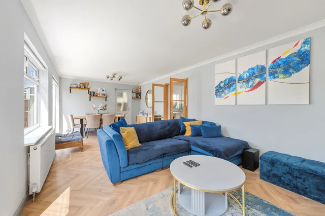 Grange Road, Chessington, KT9, photo 1